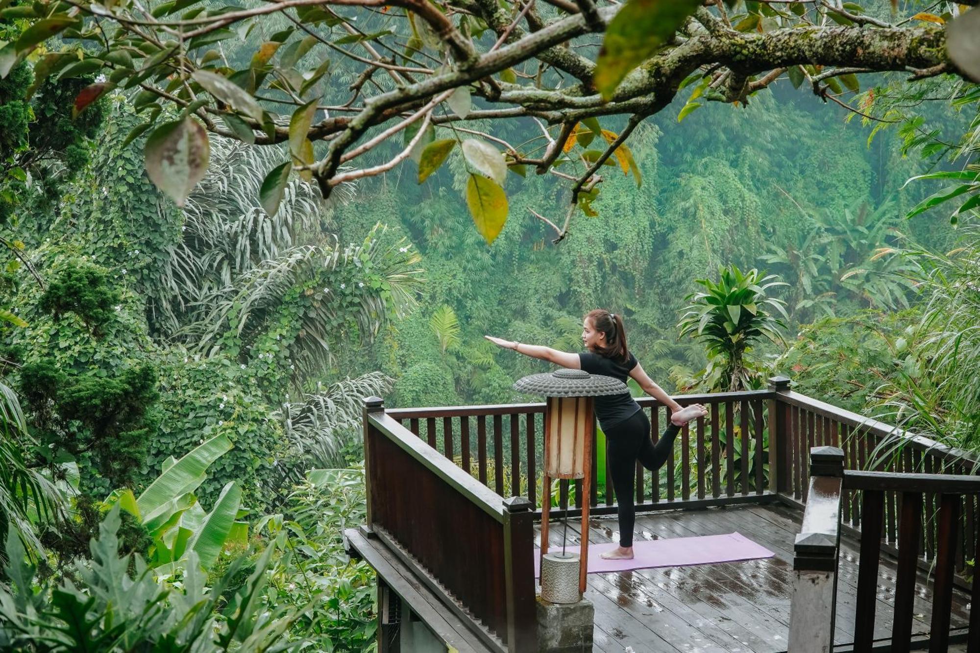 Novus Giri Resort y Spa Puncak Exterior foto