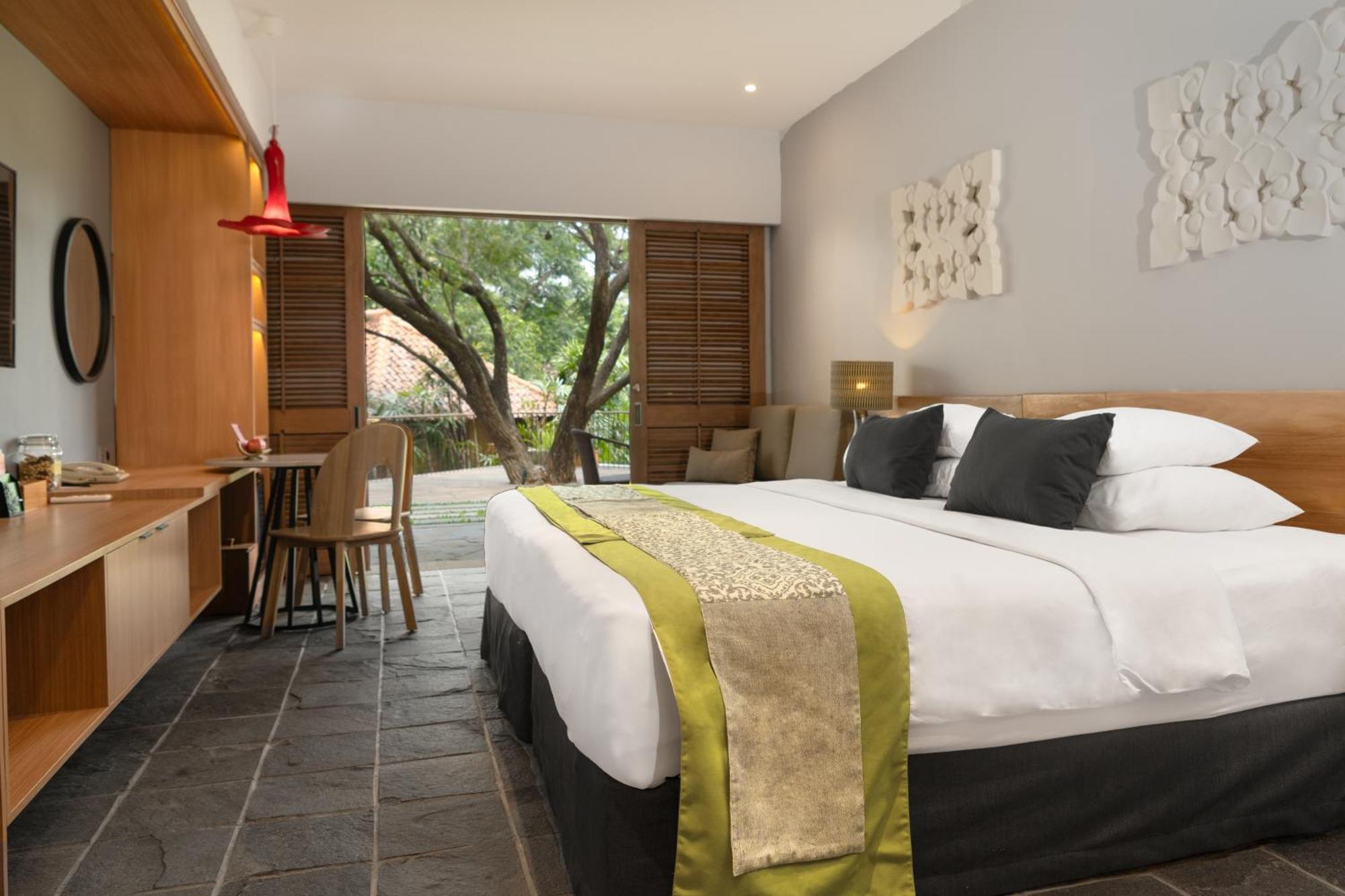 Novus Giri Resort y Spa Puncak Exterior foto