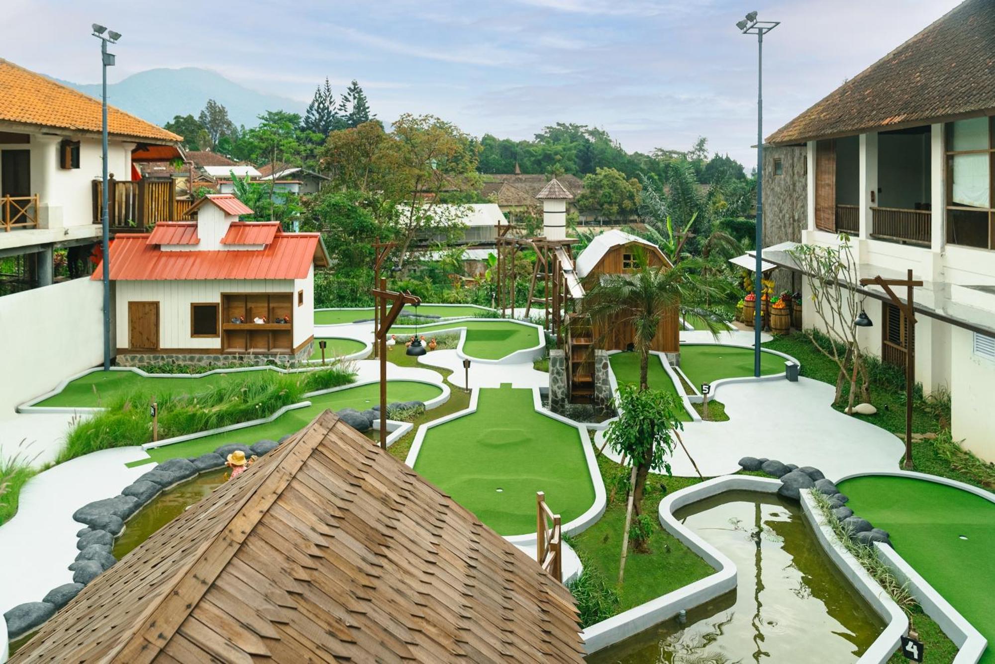 Novus Giri Resort y Spa Puncak Exterior foto