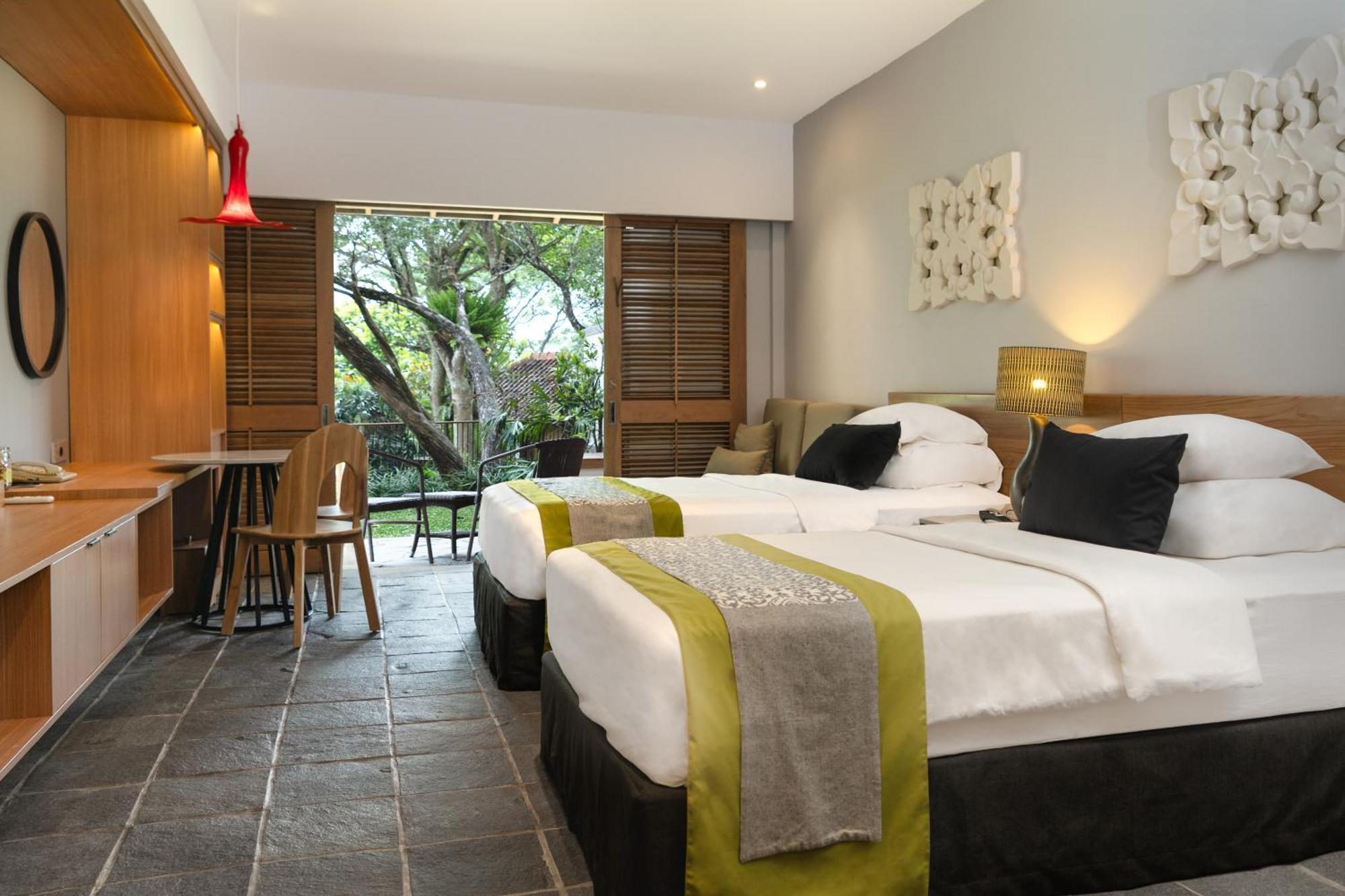 Novus Giri Resort y Spa Puncak Exterior foto